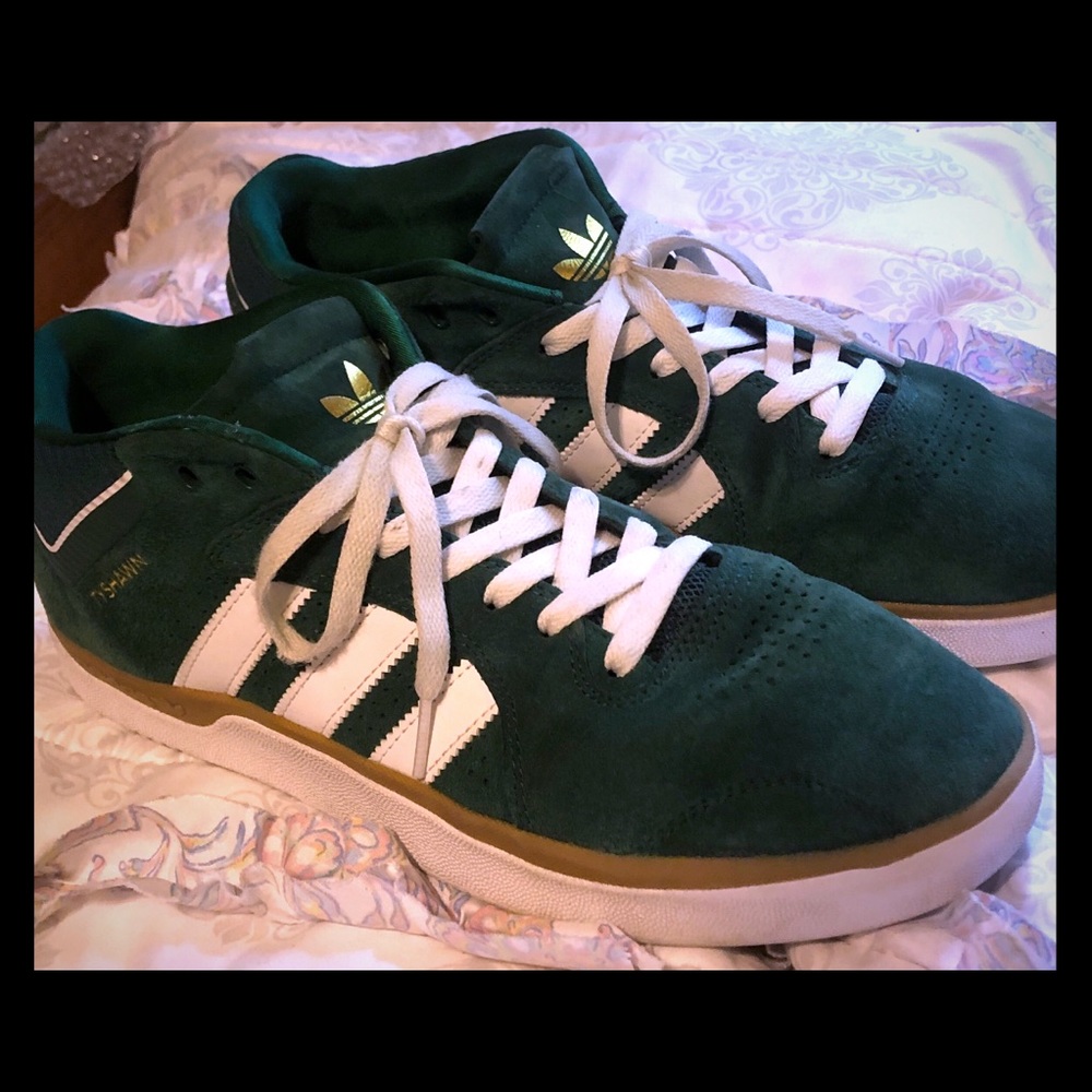 Adidas Tyshawn Jones Pro Model Shoe 10.5 Mid-Top